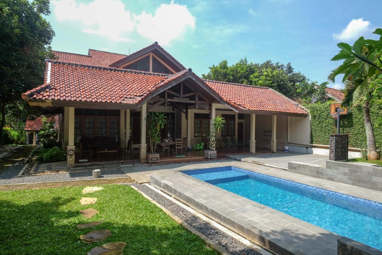 Sareh Villa By The Lavana Semarang Exterior foto
