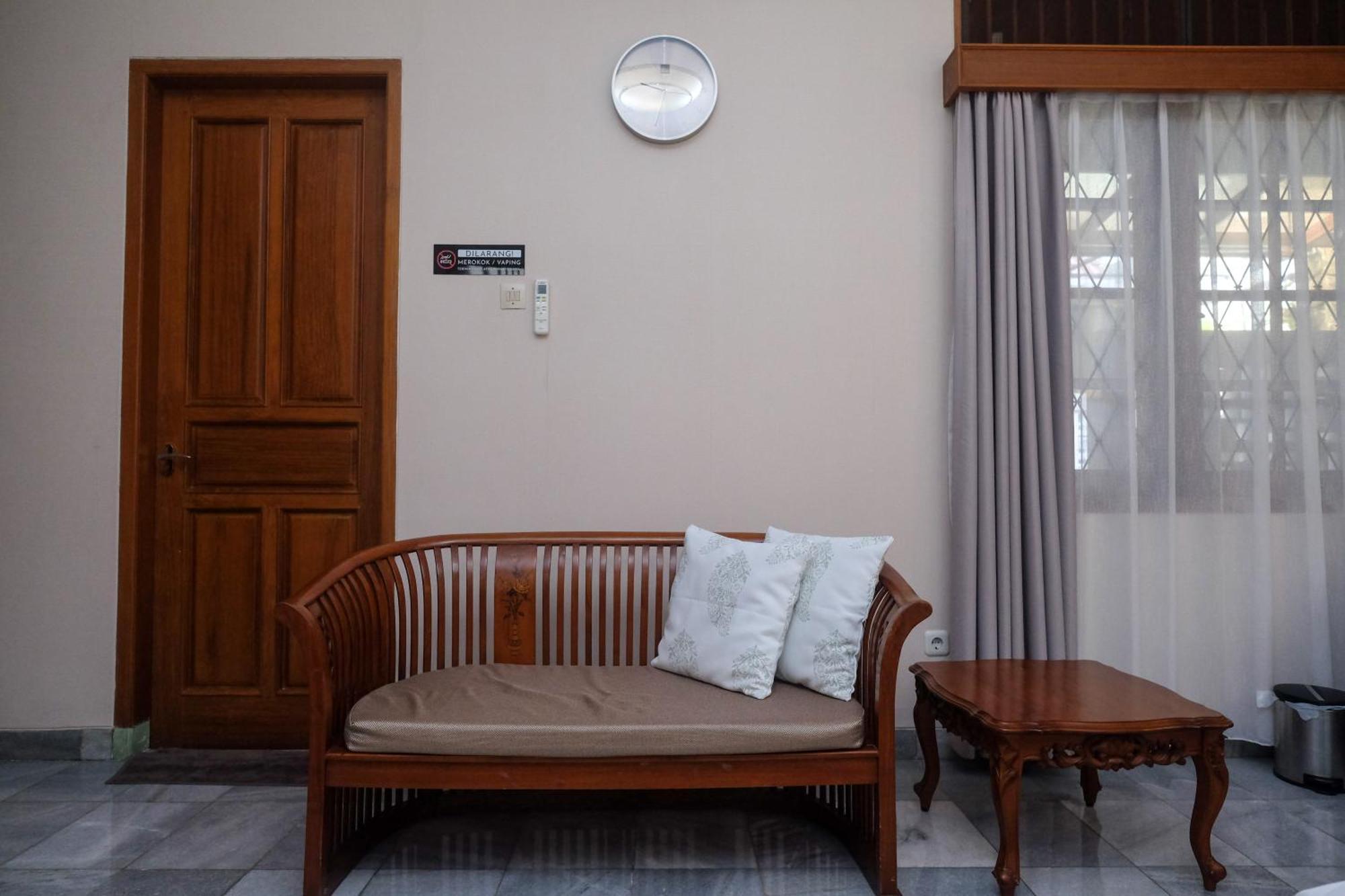 Sareh Villa By The Lavana Semarang Exterior foto